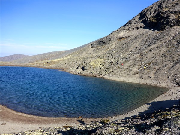 Озеро на перевале Партомчорр-Южный